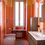 Wonderful Downtown Apartment-hd Netflix, King-size Bed, Two Minutes' Walk From Metro Apartment Mailand