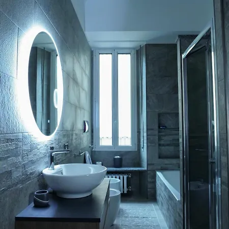 公寓 Wonderful Downtown Apartment-hd Netflix, King-size Bed, Two Minutes' Walk From Metro