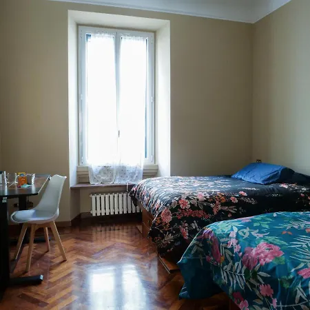 Wonderful Downtown Apartment-hd Netflix, King-size Bed, Two Minutes' Walk From Metro 公寓