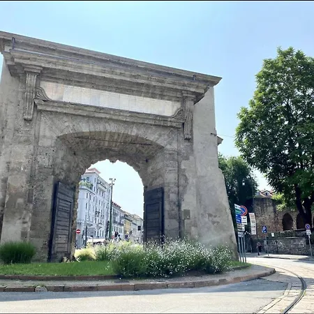 Wonderful Downtown Apartment-hd Netflix, King-size Bed, Two Minutes' Walk From Metro 米兰