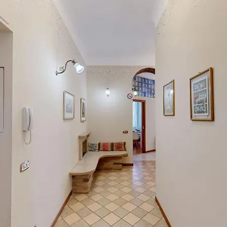 Wonderful Downtown Apartment-hd Netflix, King-size Bed, Two Minutes' Walk From Metro * Milan