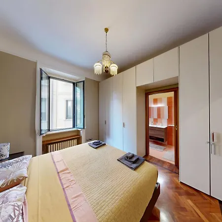 Wonderful Downtown Apartment-hd Netflix, King-size Bed, Two Minutes' Walk From Metro Appartement