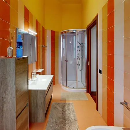 Appartement Wonderful Downtown Apartment-hd Netflix, King-size Bed, Two Minutes' Walk From Metro