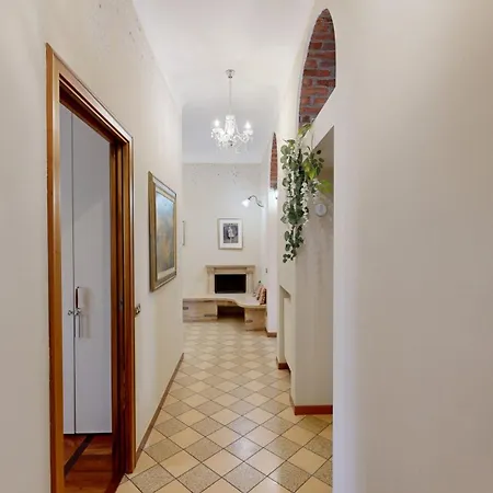 Wonderful Downtown Apartment-hd Netflix, King-size Bed, Two Minutes' Walk From Metro Appartement Milan